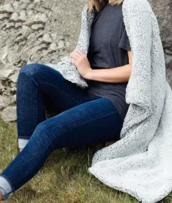 Men Nayked Apparel Accessories>Sherpa Blanket